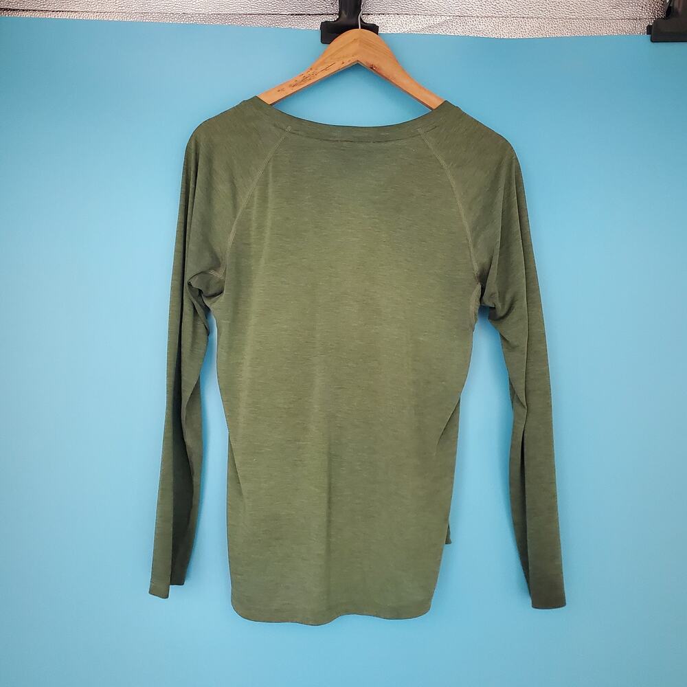 Patagonia Long Sleeve Tee Size Large Olive Green - Picture 3 of 7